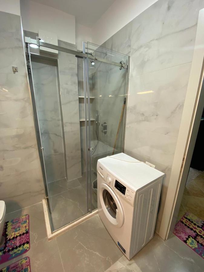 Beach Front Apartment Vlore Bagian luar foto