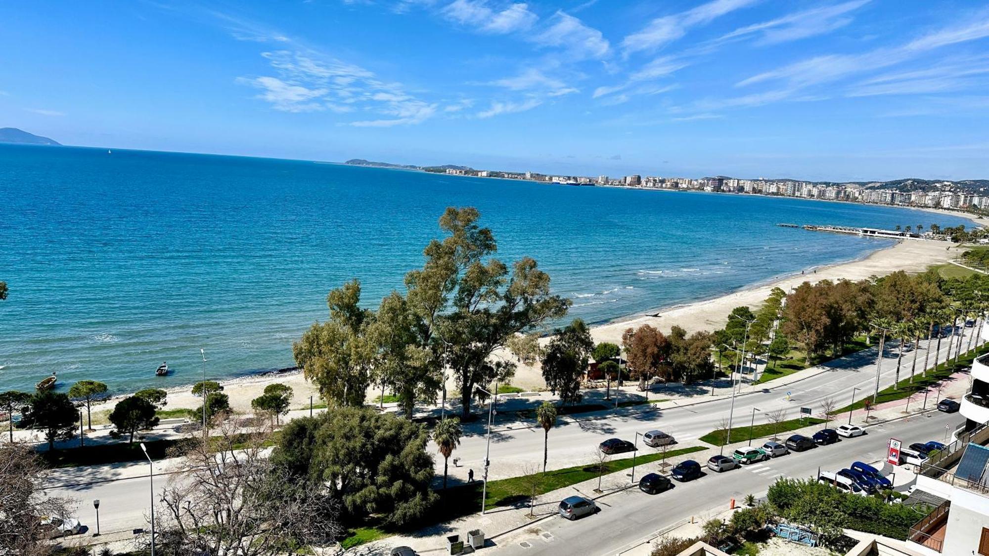 Beach Front Apartment Vlore Bagian luar foto